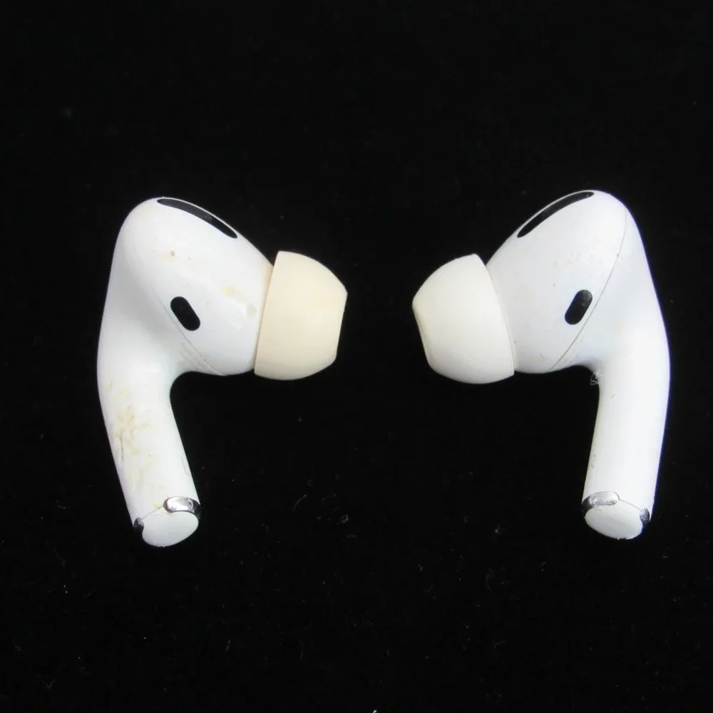 Apple AirPods Pro 1st Generation (Right Earbud Not Connecting) For Parts/Repairs